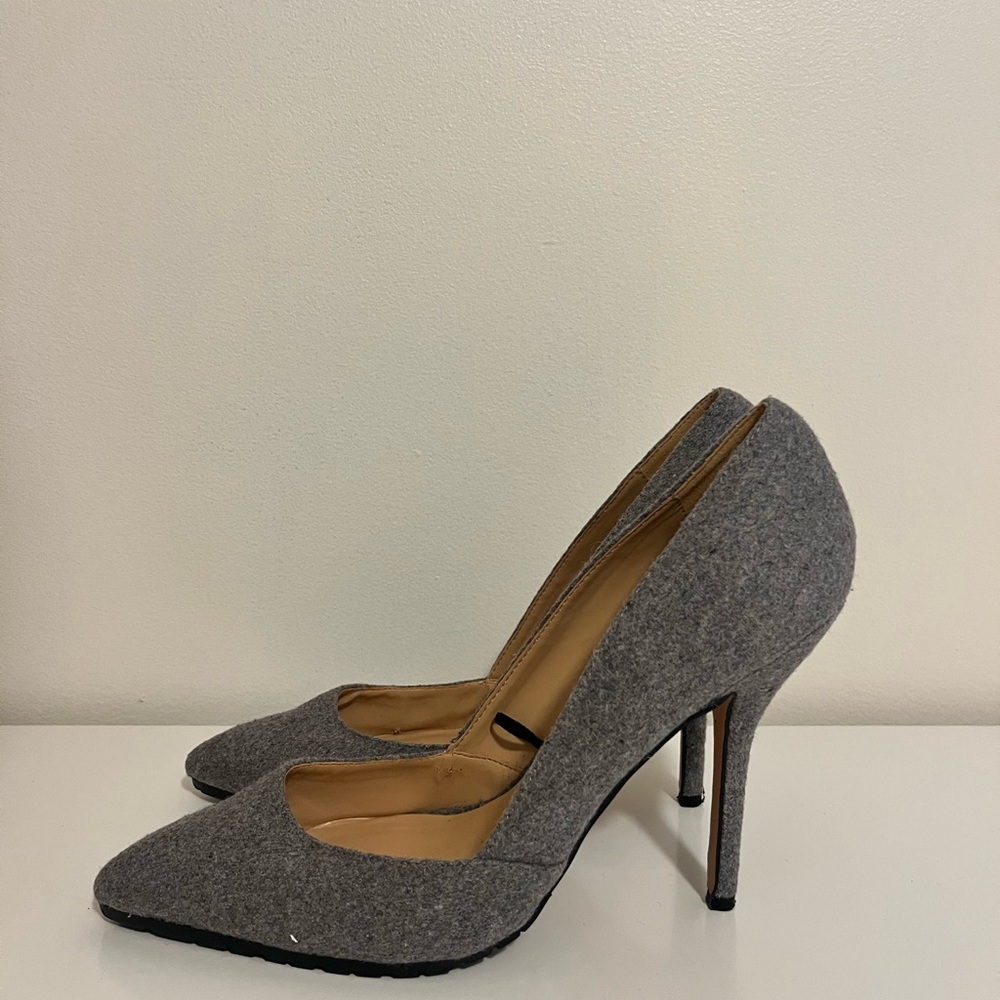 Grey heels - Picture 3 of 5